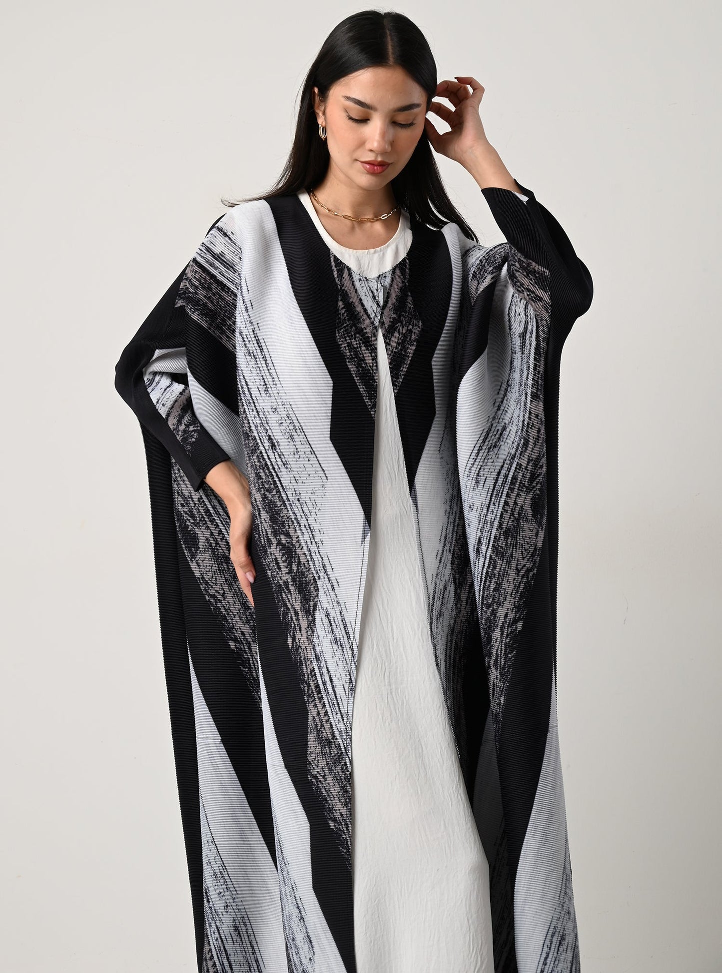 FAB115-Bisht Pleats Abaya with headscarf
