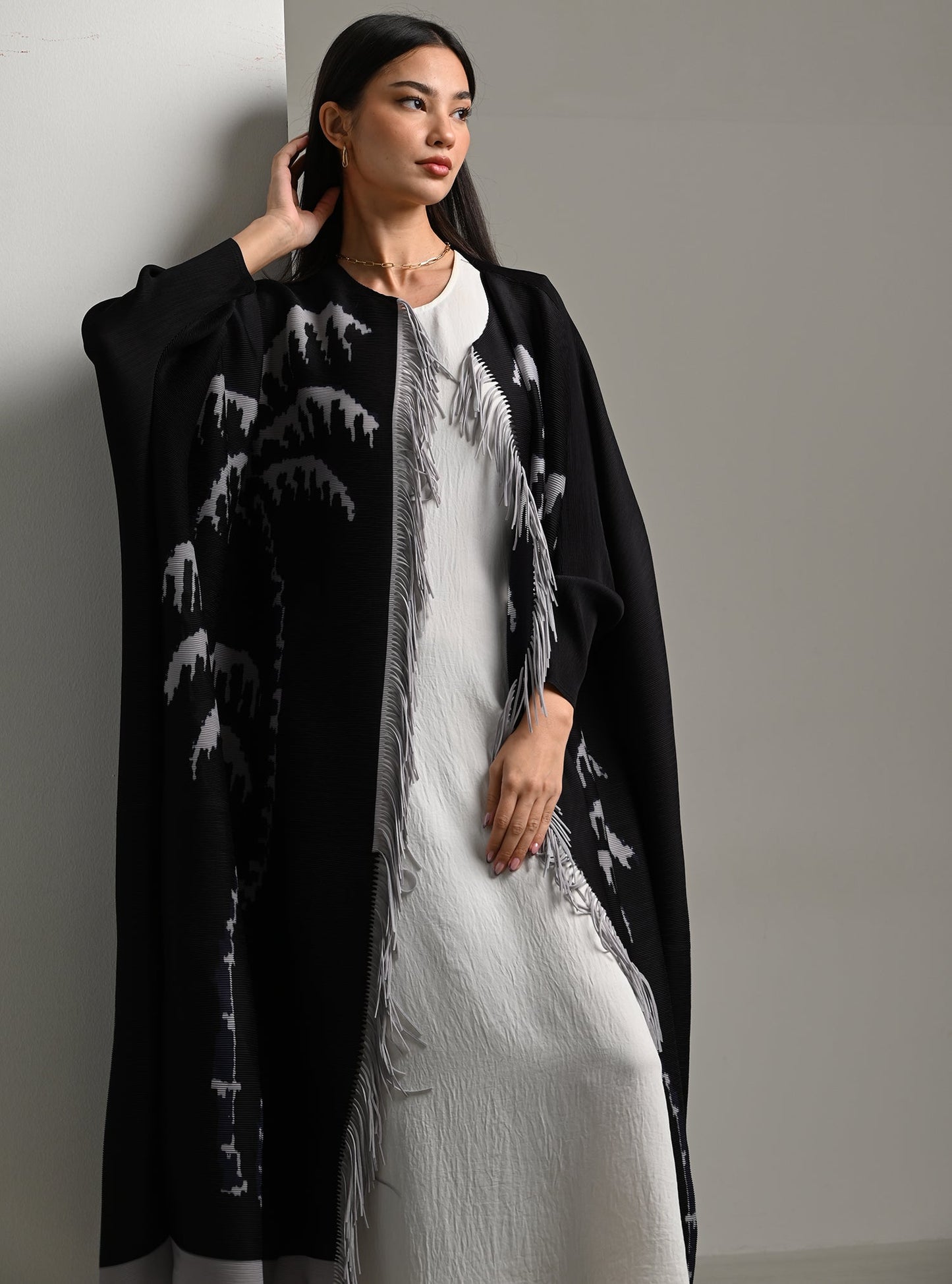 FAB116-Black Palm-fringed pleats abaya with headscarf