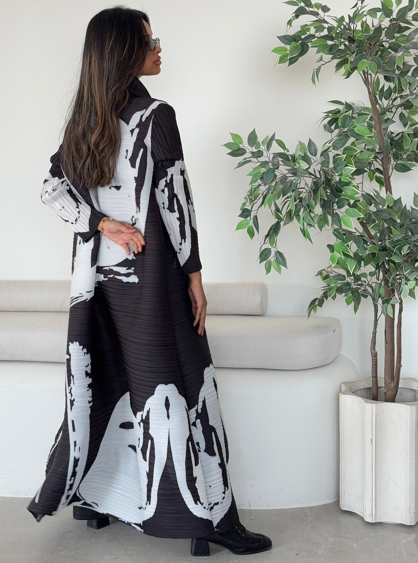 FAB123-Monochrome Patterned Pleats Abaya with Headscarf