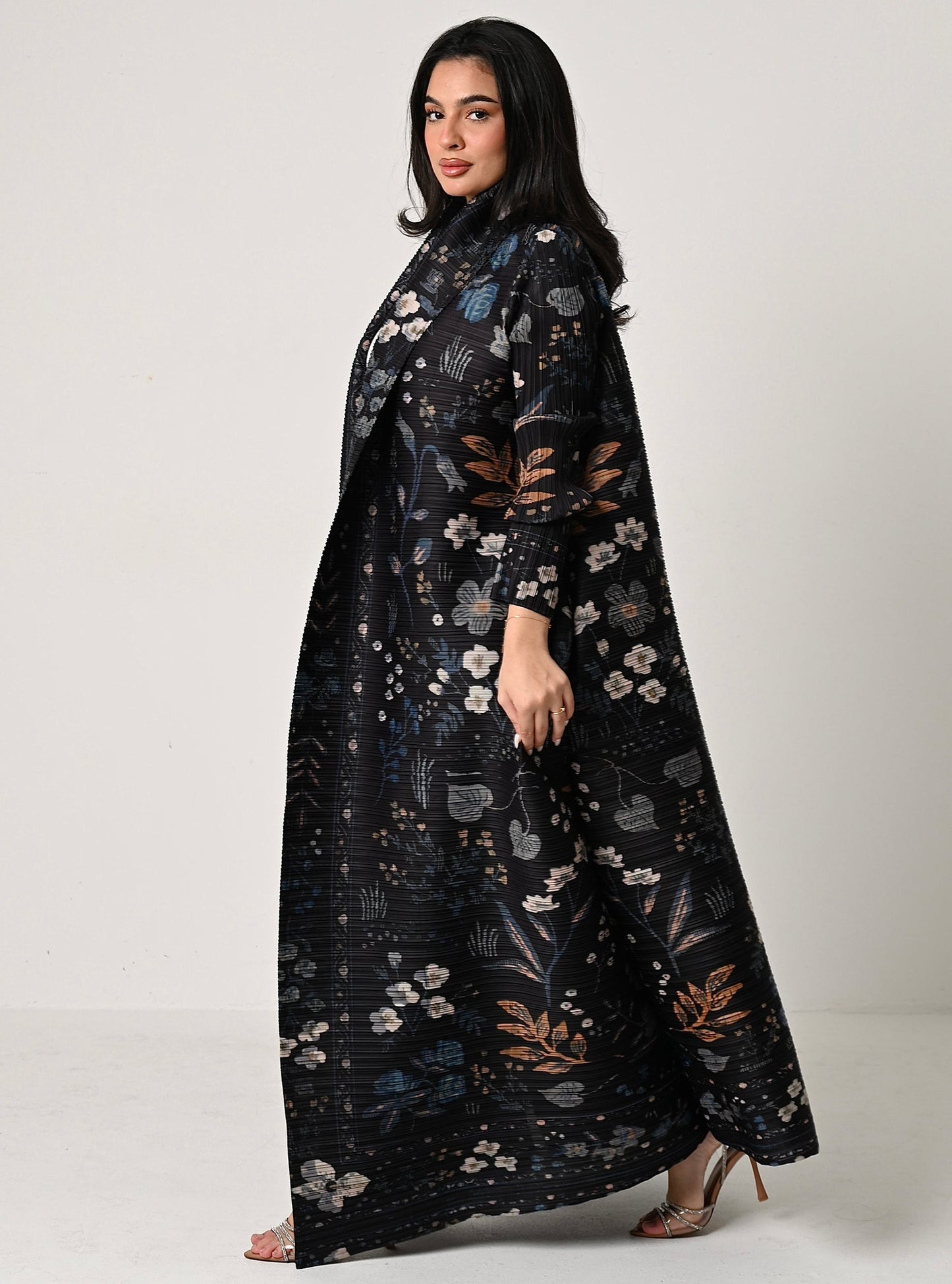 FAB110-Black Patterned Pleats Abaya With headscarf