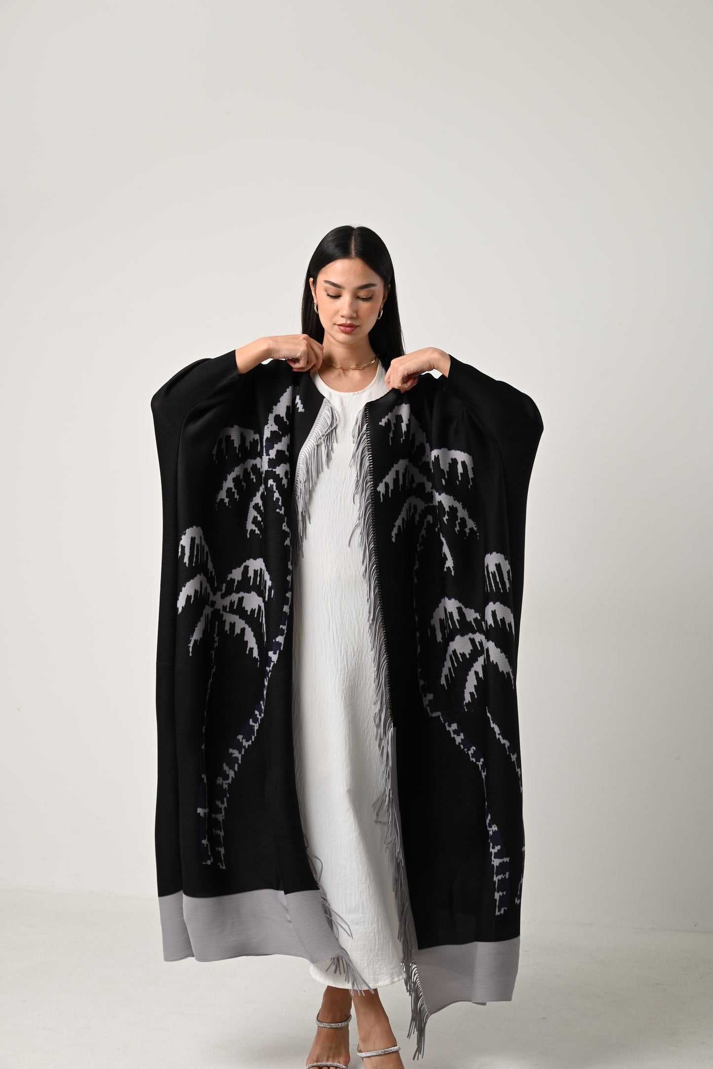 Palms Pleats Abaya