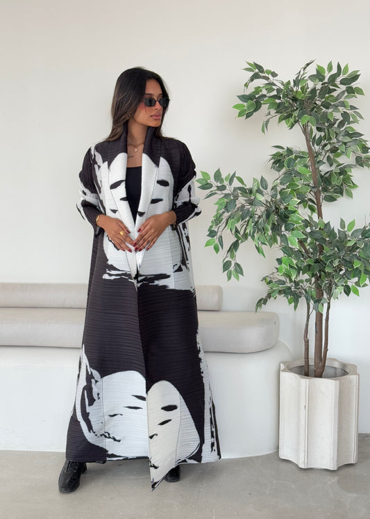 Monochrome Patterned Pleats Abaya