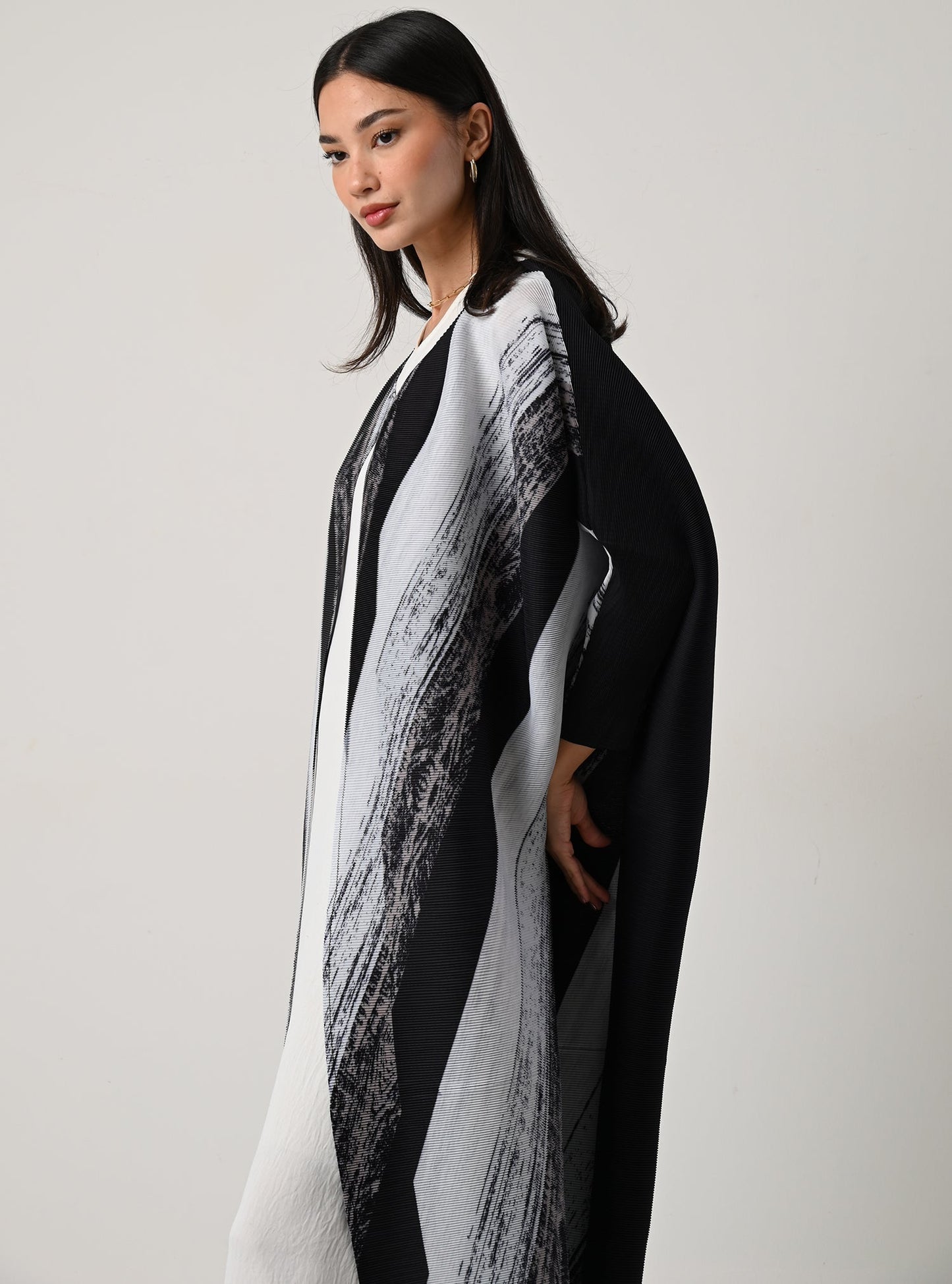 FAB115-Bisht Pleats Abaya with headscarf