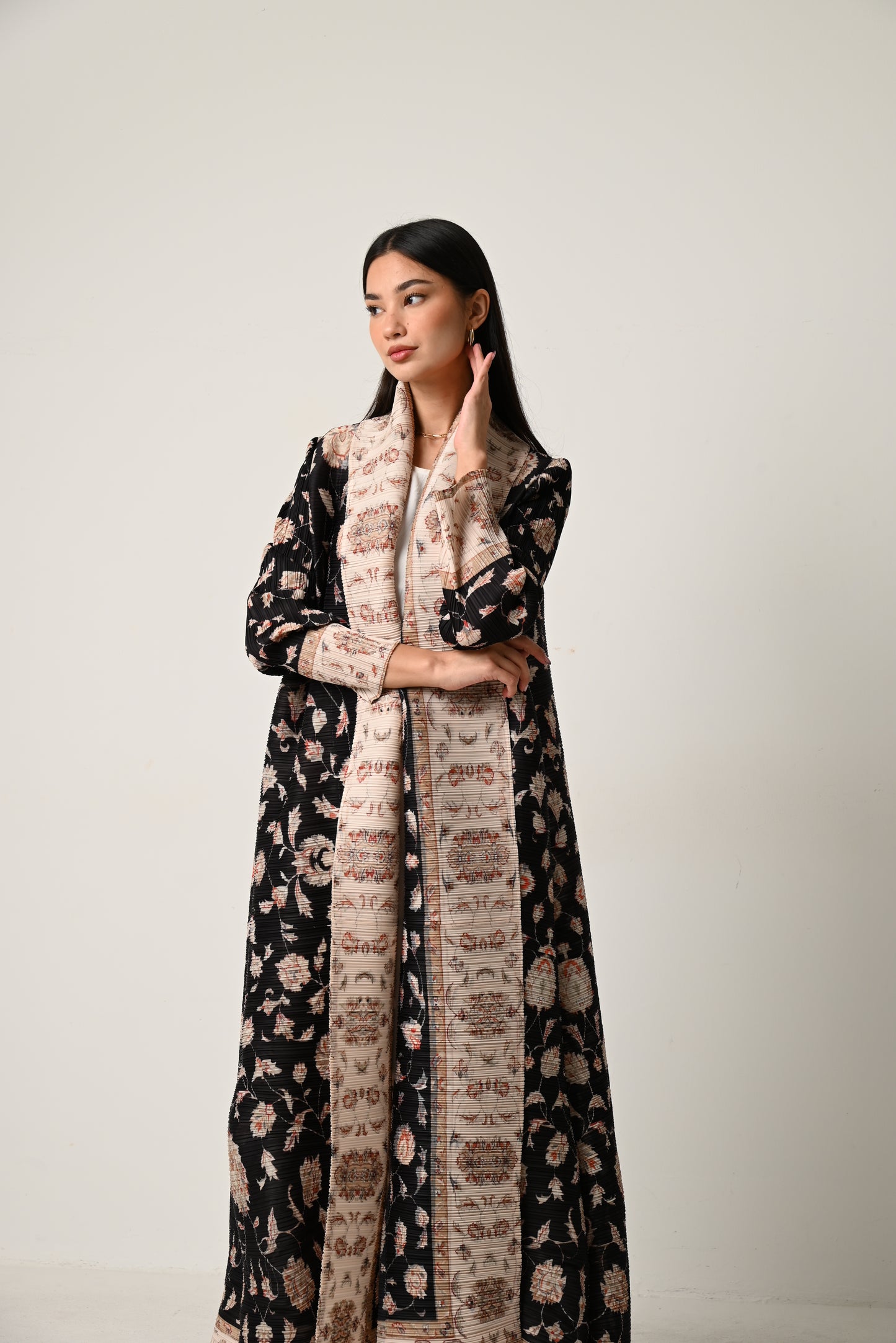 Patterned Pleats Abaya