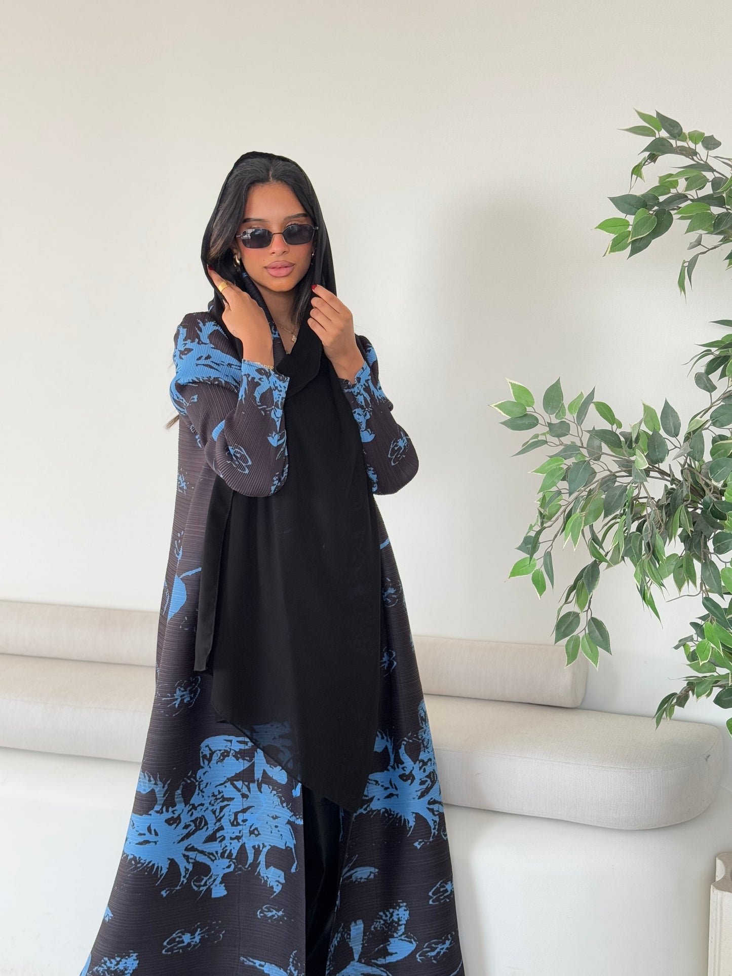 Aqua Patterned Pleats Abaya