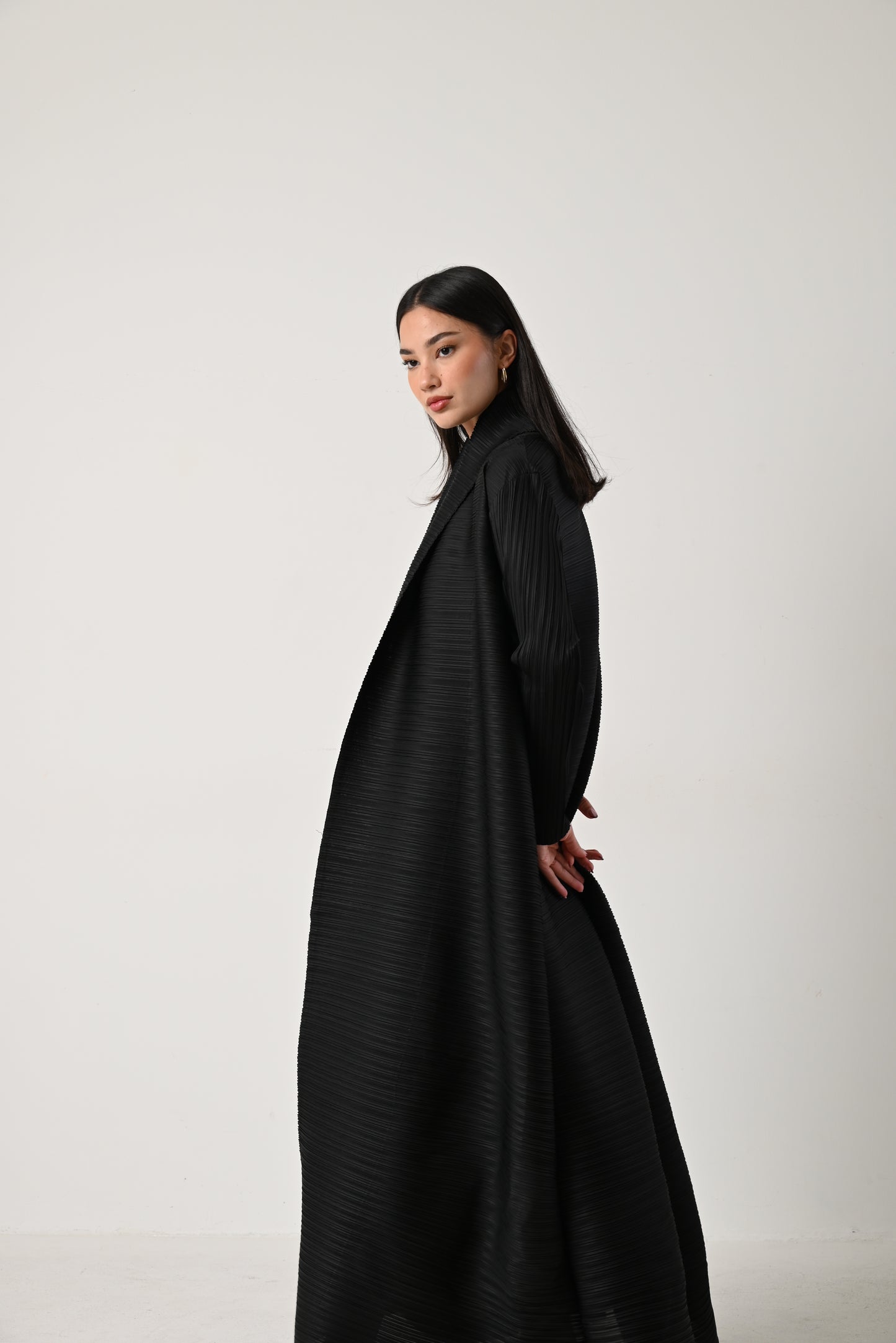 Black Pleats Abaya