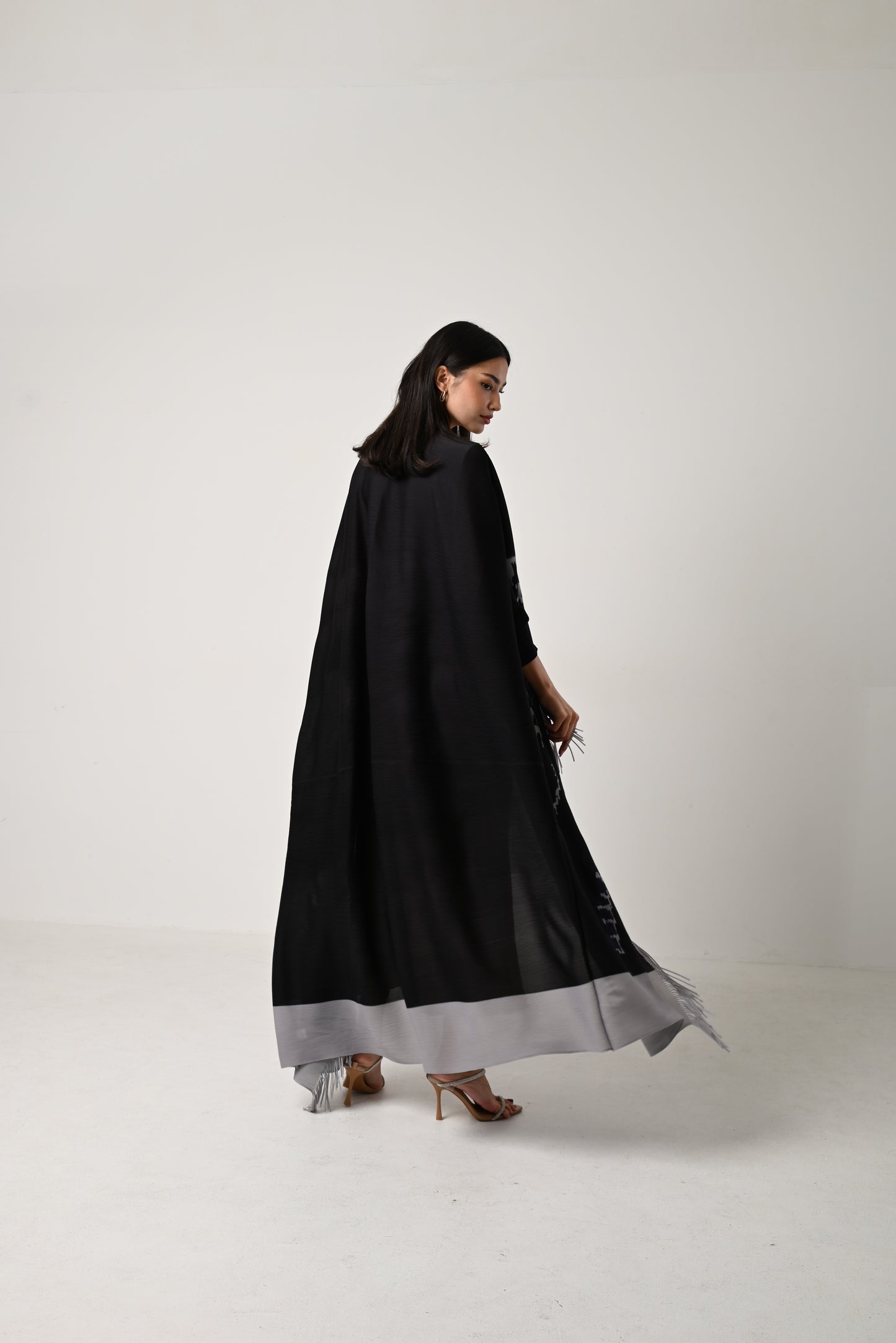 Palms Pleats Abaya