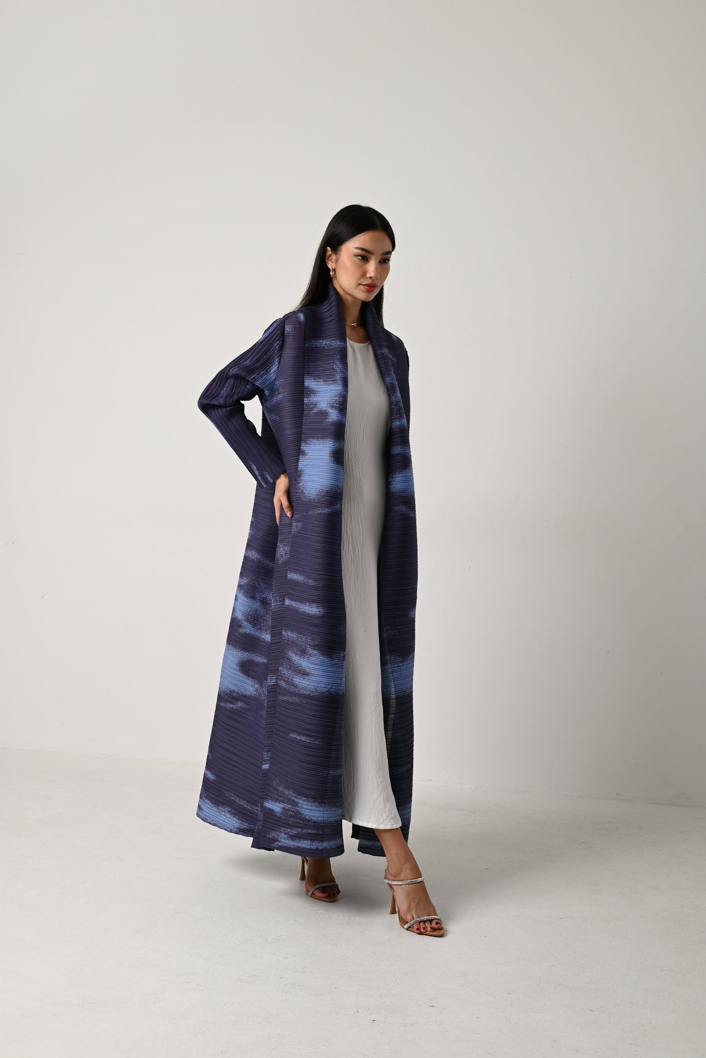 Sky Patterned Pleats Abaya