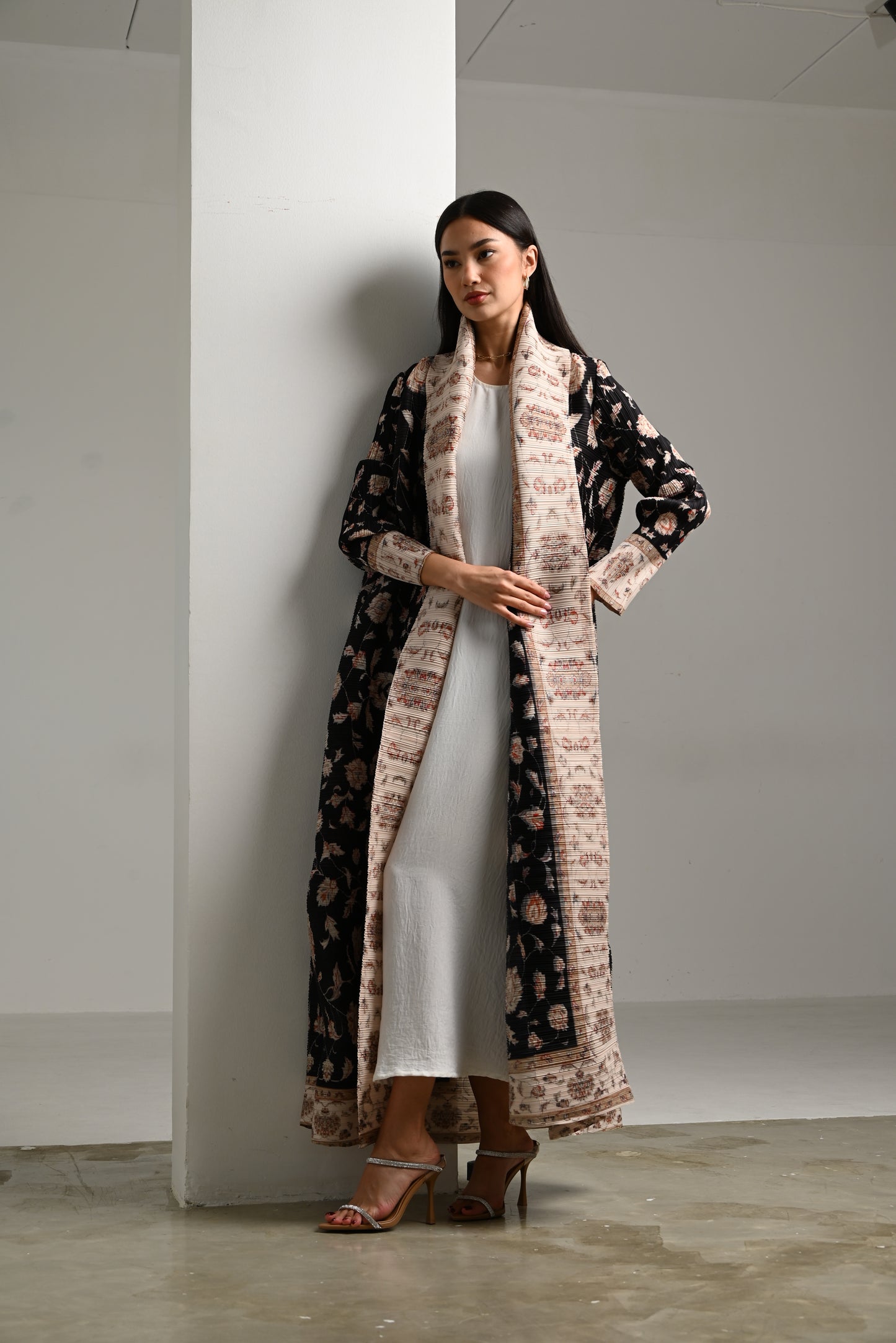 Patterned Pleats Abaya