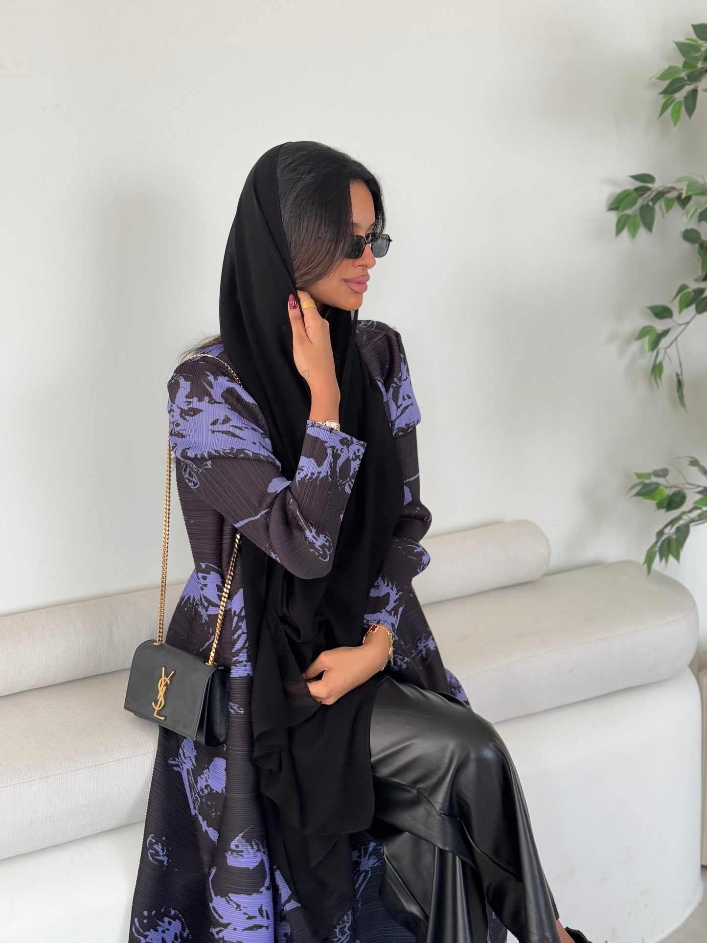 Orchid Patterned Pleats Abaya