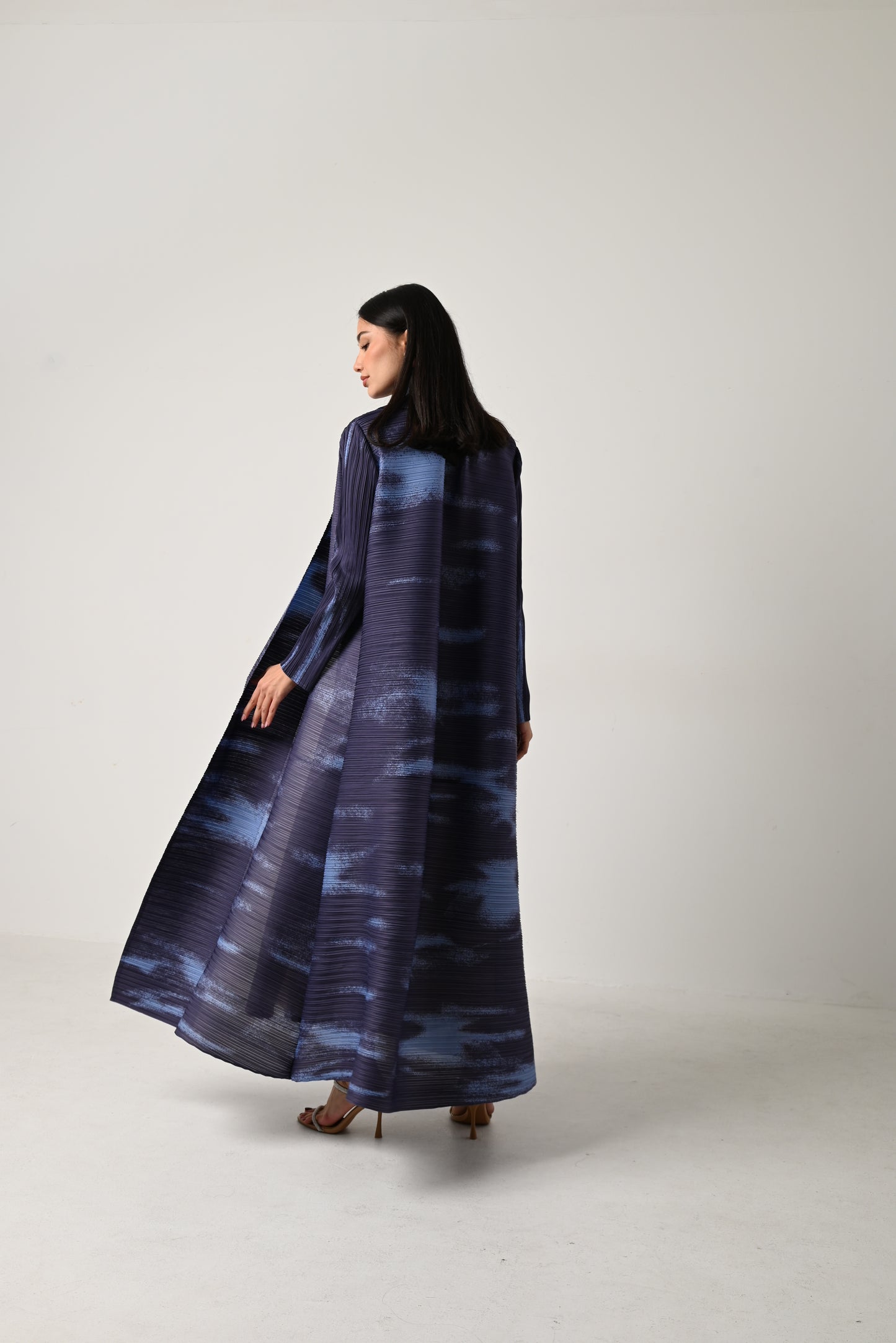 Sky Patterned Pleats Abaya