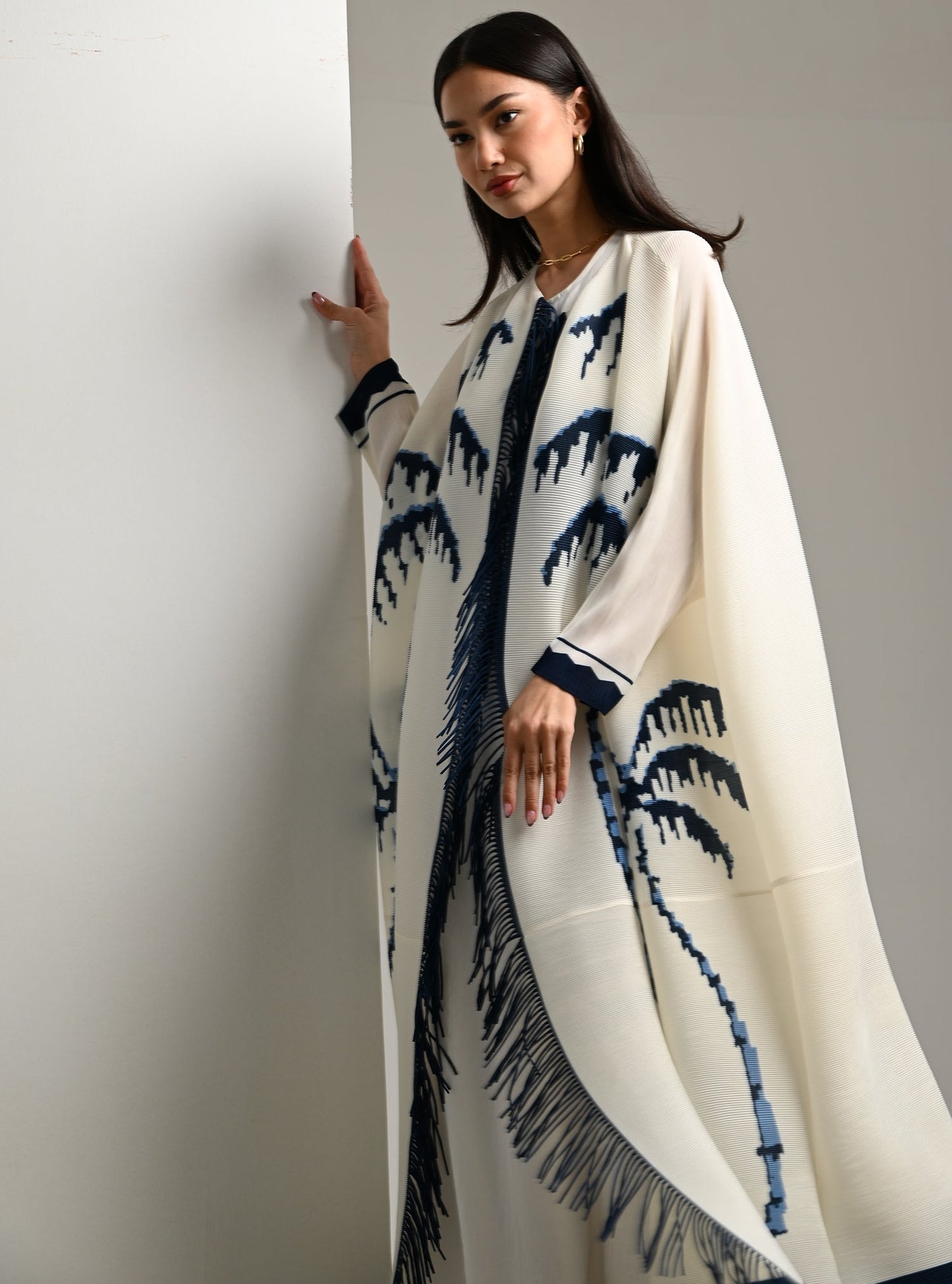 FAB116-White Palm-fringed pleats abaya with headscarf