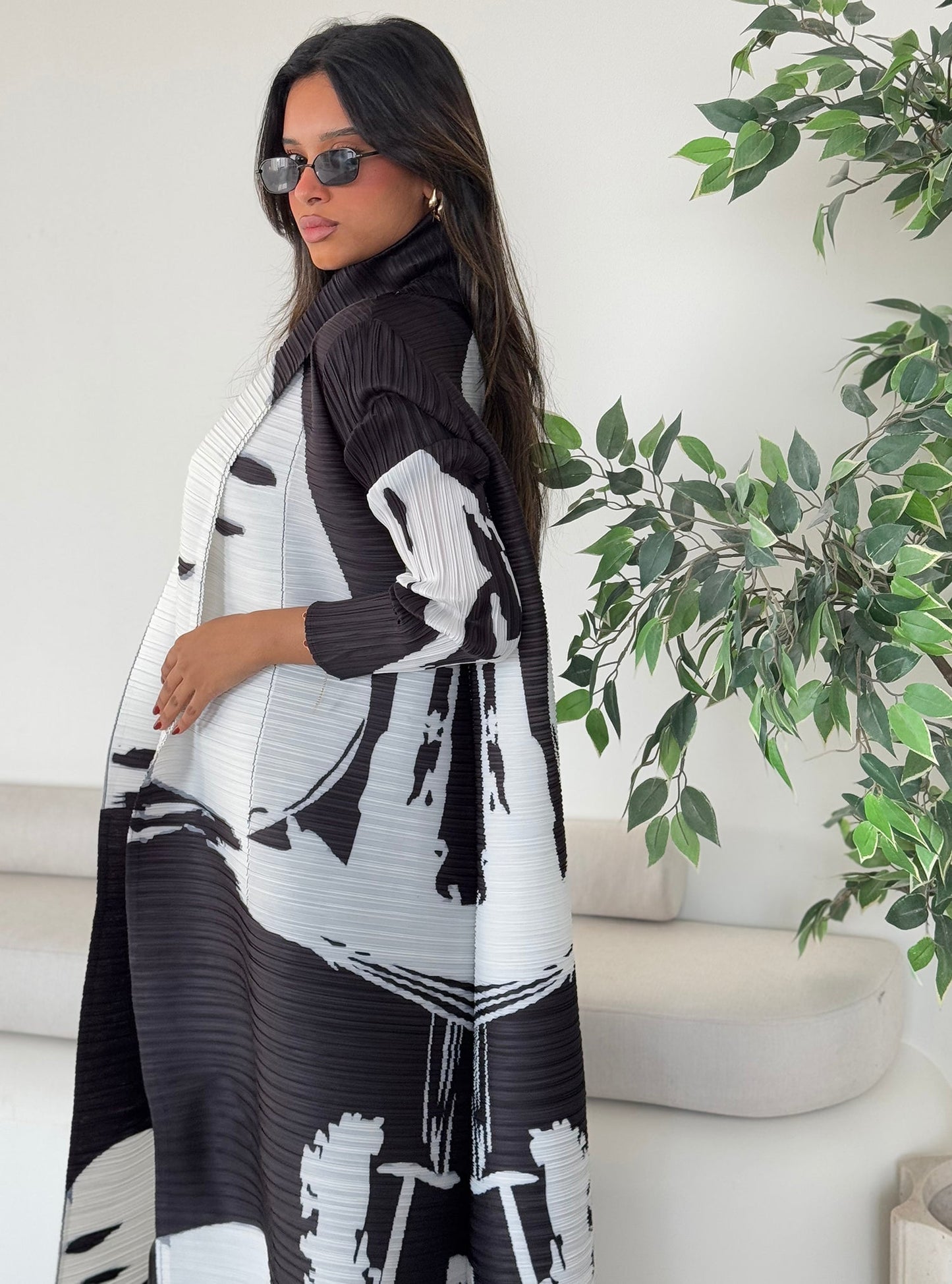 FAB123-Monochrome Patterned Pleats Abaya with Headscarf