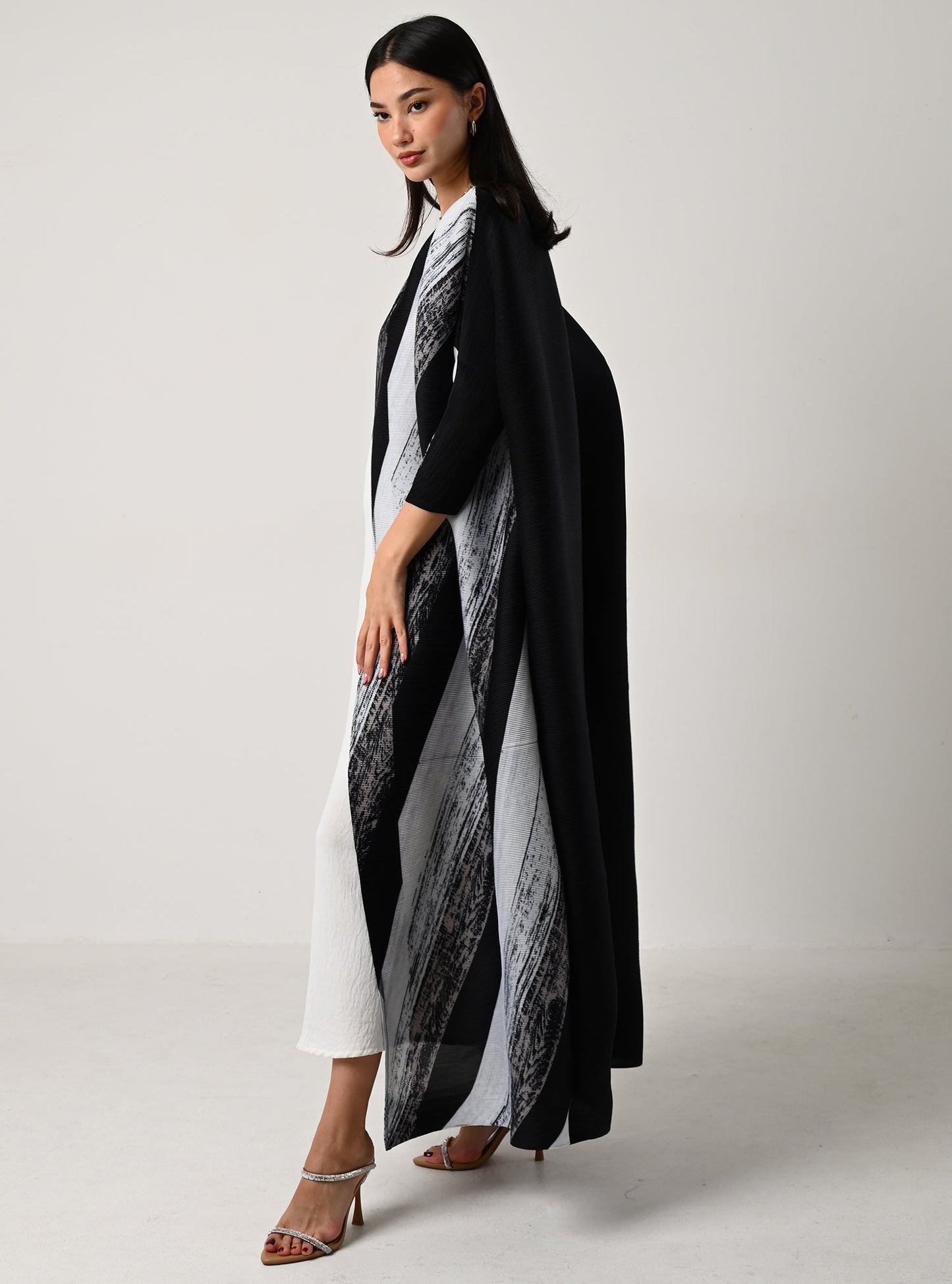 FAB115-Bisht Pleats Abaya with headscarf