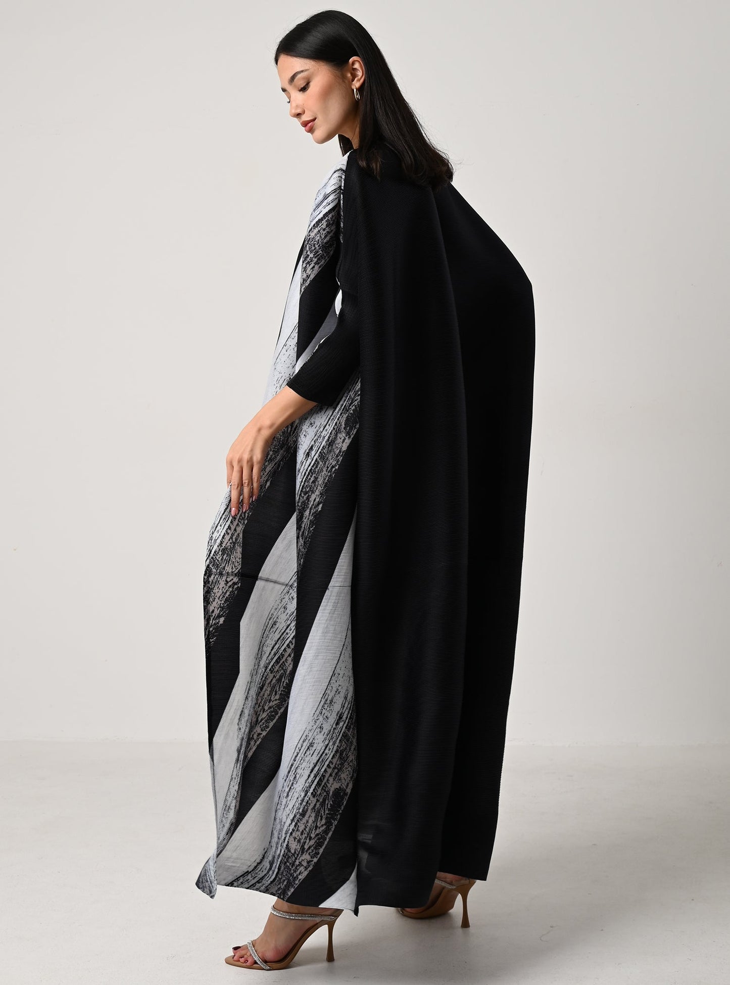 FAB115-Bisht Pleats Abaya with headscarf
